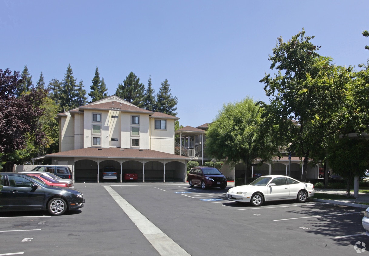 Orchard Gardens Apartments in Sunnyvale, CA