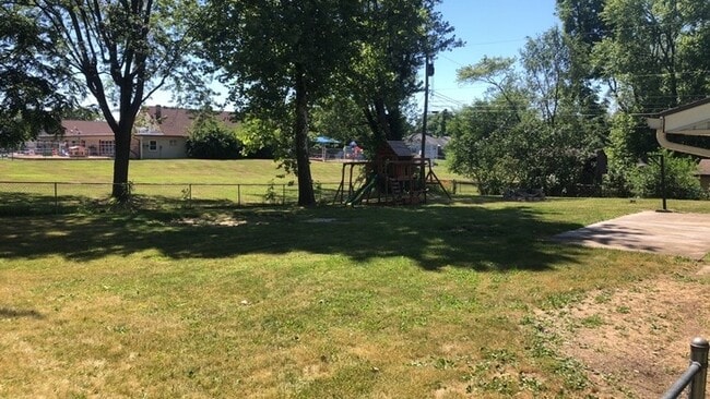 Building Photo - 6948 Michelle Pl