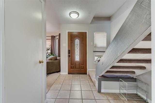 Building Photo - 2652 Entrada Blvd
