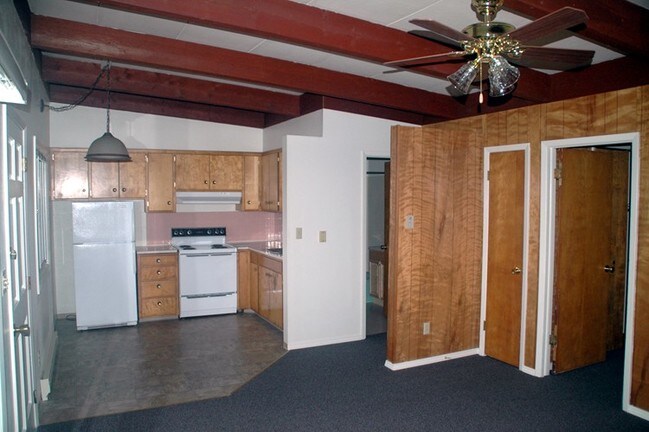 Building Photo - 1320 Linda Ln