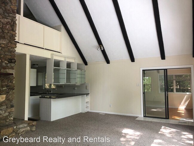 Building Photo - 3 br, 3 bath House - 97 Temple Rd