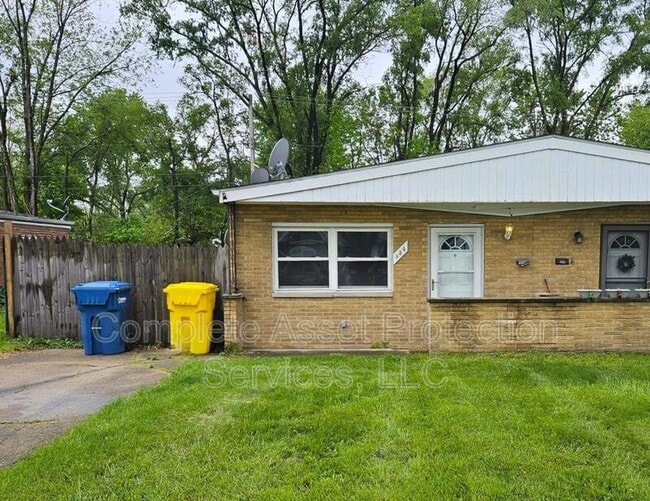 Building Photo - 934 N Wood St