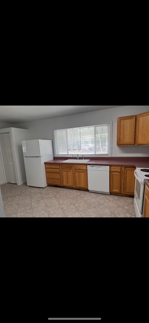 Building Photo - 3-Bedroom/ 1.5-Bath - Delightful Home in Fort Walton Beach - Great Location "A Must-See Home"