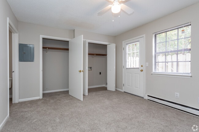 1 BR, 1BA - 576sf - Bedroom - Summer Green Apartments