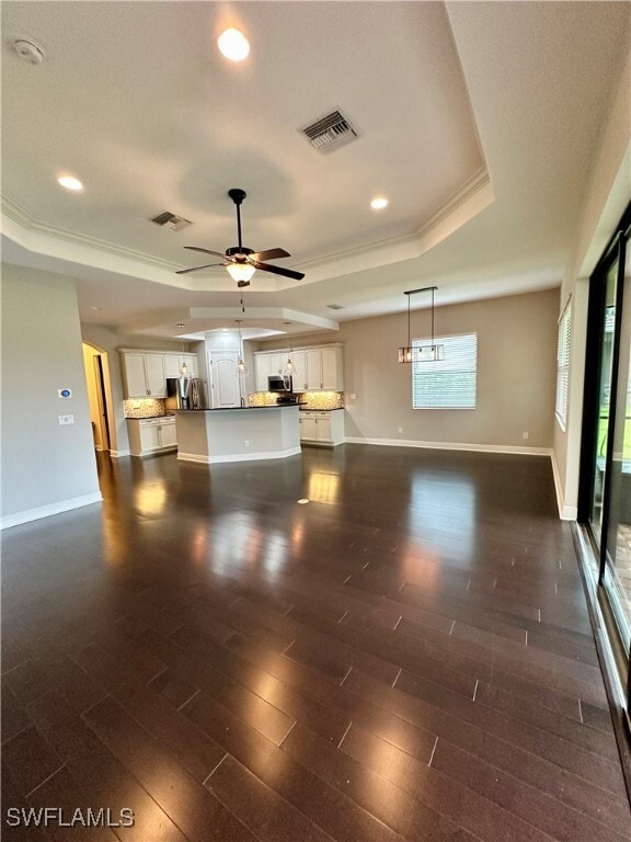 Building Photo - 1581 Serrano Cir