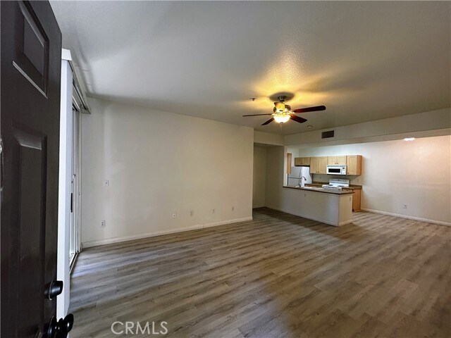 Foto del edificio - 24909 Madison St