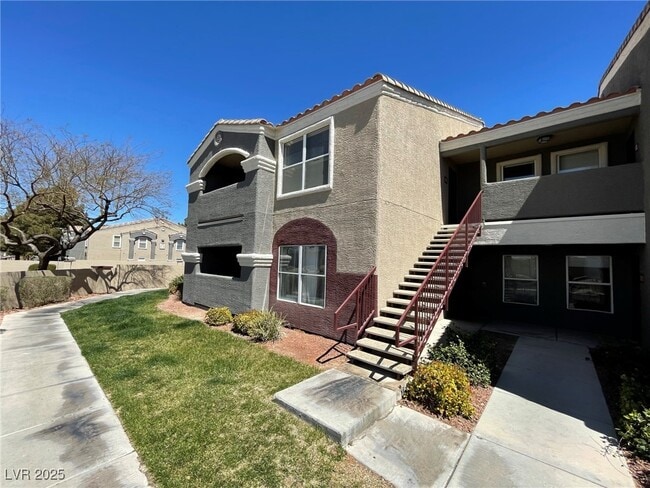Building Photo - 5055 W Hacienda Ave