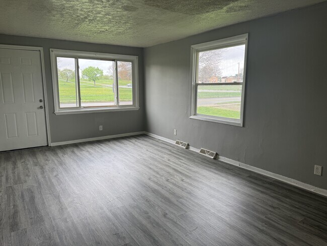 Foto del edificio - 2646 Harmont Ave NE