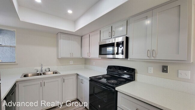 Building Photo - 4 br, 2 bath House - 4448 Eureka Circle