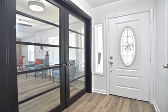 Building Photo - 15322 Torry Pines Rd