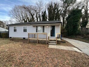 Building Photo - 2128 E 12th St