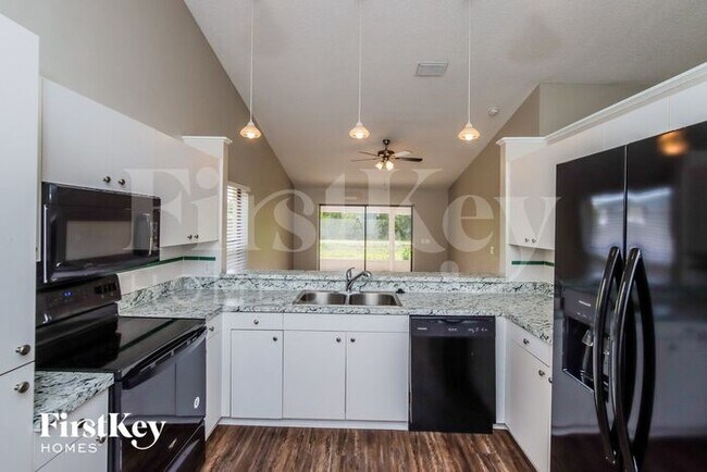 Building Photo - 1768 Clover Cir