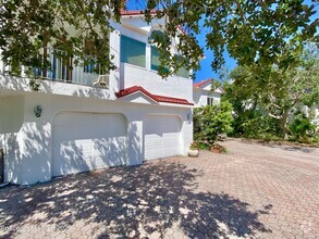 Building Photo - 1716 St Djorge Ct