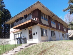 Building Photo - 1702 E 2nd St