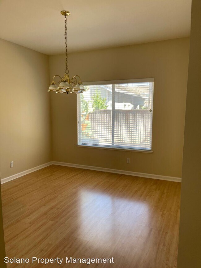 Building Photo - 4 br, 2.5 bath House - 5066 Equestrain Ct