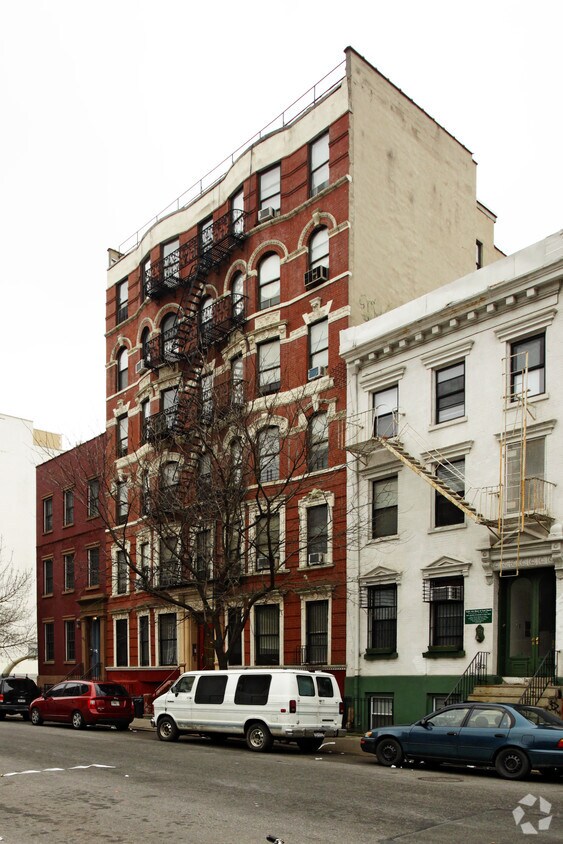 Building Photo - 742 E Sixth St