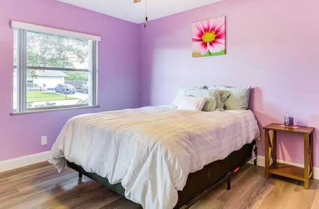 Foto del edificio - 6877 Athena Dr