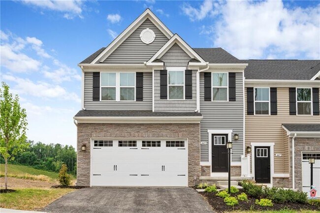 Building Photo - 449 Greenwood Dr