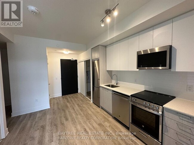 Building Photo - 185 Deerfield Rd