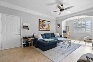 Building Photo - 3303 Myrtlewood Cir E