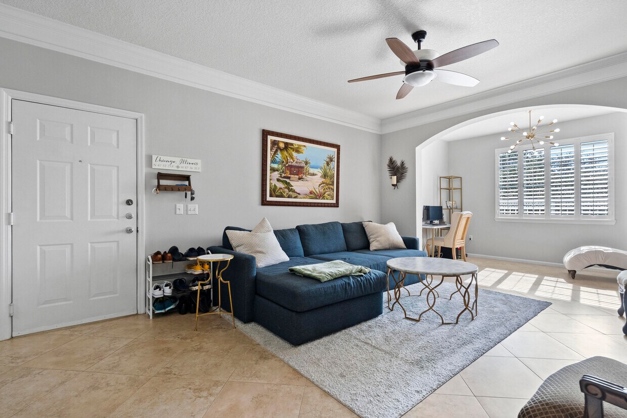 Foto principal - 3303 Myrtlewood Cir E