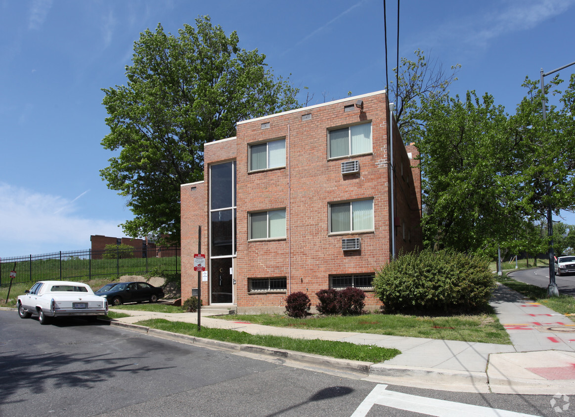 Building Photo - Corcoran House Apartments