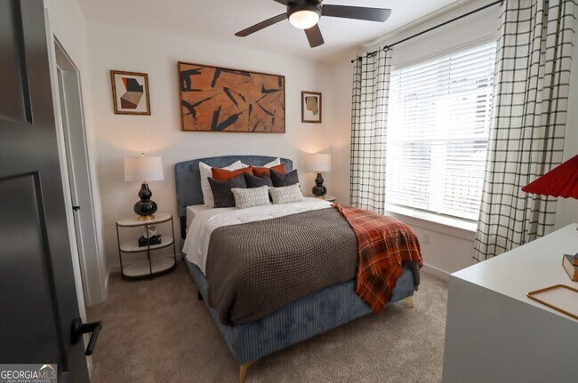 Building Photo - 305 Collins Industrial Way