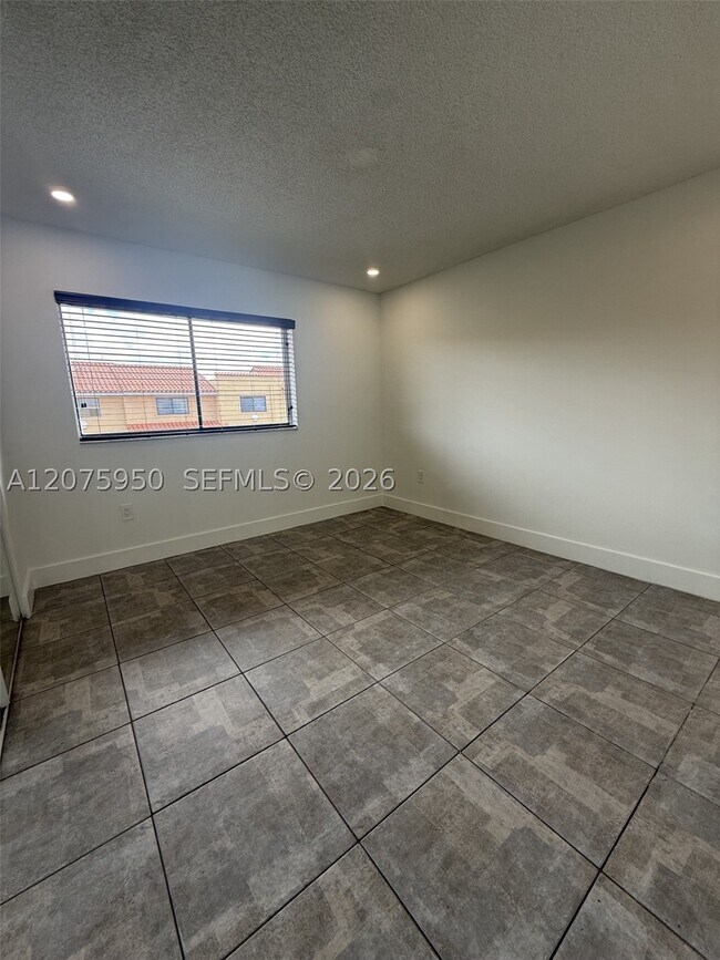 Building Photo - 2775 W 61st St