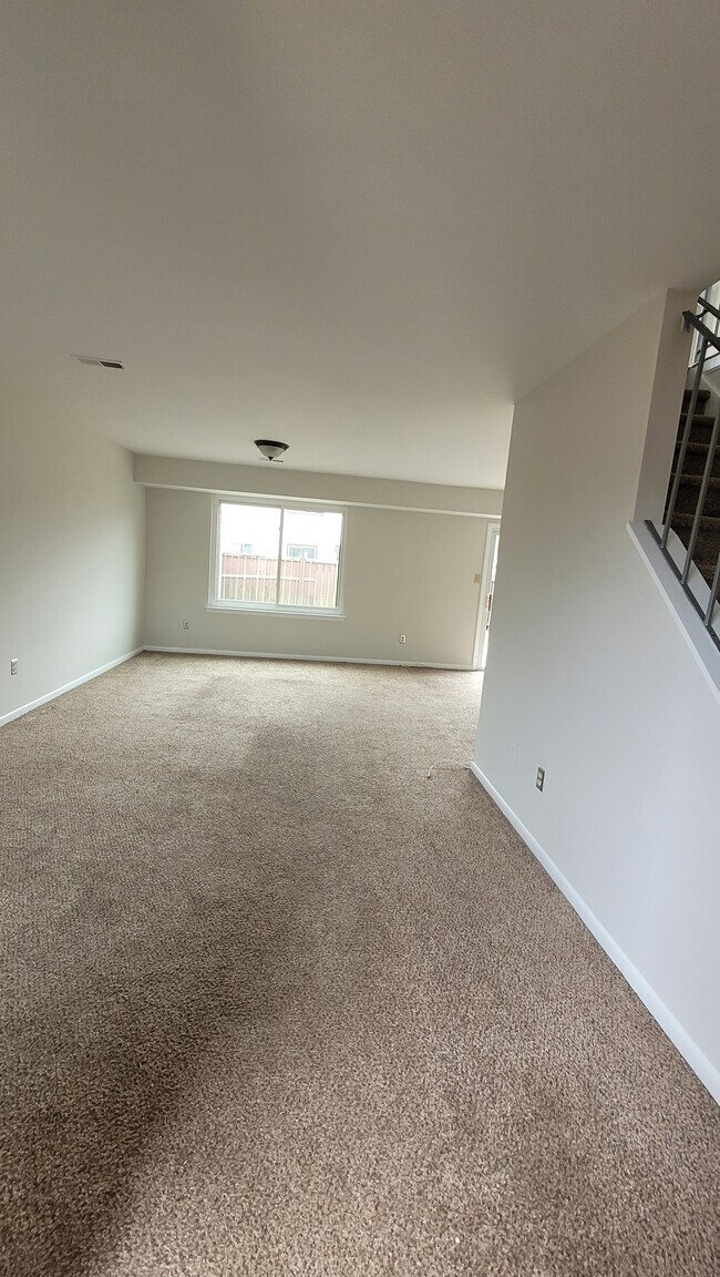 Living Room - 476 Bridge St