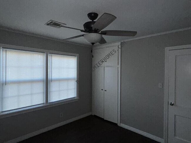 Foto del edificio - 47 E 53rd Pl