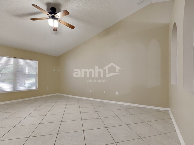 Foto del edificio - 12285 Hickory Forest Road
