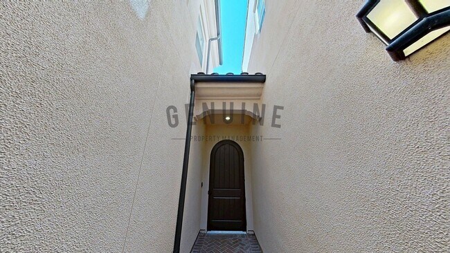 Foto del edificio - Beautiful Two-Level 2Bd 2Ba Condo in Irvine