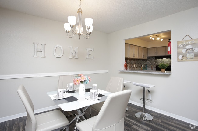 Dining Area - Cypress Square Apartments
