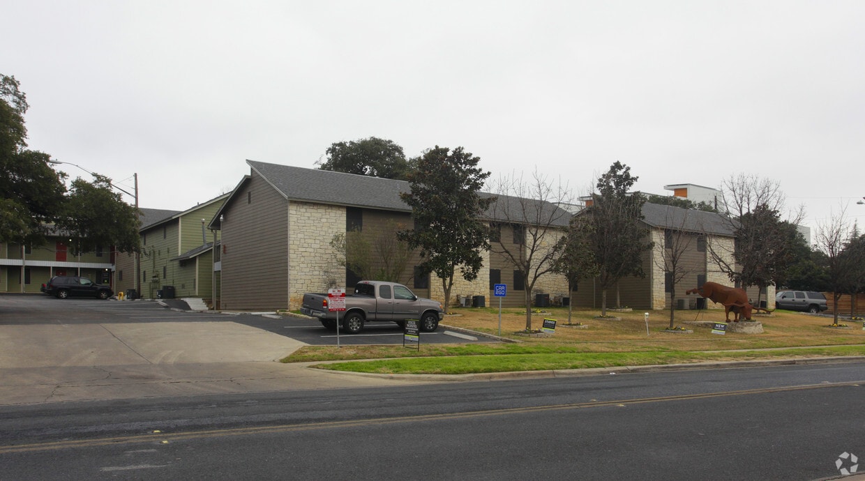 Primary Photo - Tambaleo Apartments