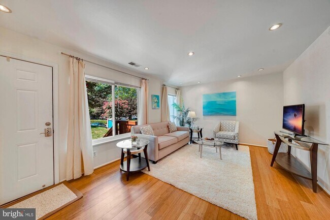 Foto del edificio - 1701 Westwind Way