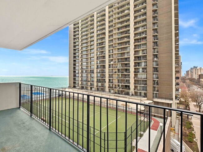 Foto del edificio - 6033 N Sheridan Rd