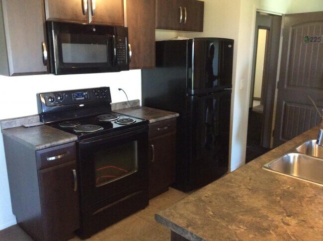 Building Photo - 2 bedroom in Grande Prairie AB T8X-0A1