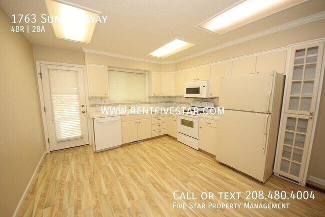 Foto del edificio - 1763 Sunrise Way