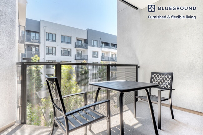 Building Photo - 3560 Rambla Pl