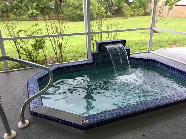 Foto del edificio - 5232 Raintree Ln