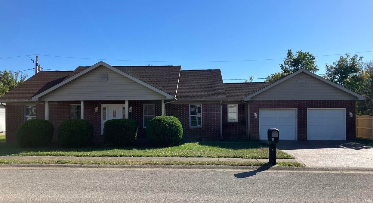 Primary Photo - 8477 Countrywood Ct