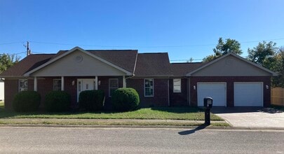 Building Photo - 8477 Countrywood Ct