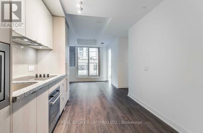 Building Photo - 115-115 Blue Jays Way