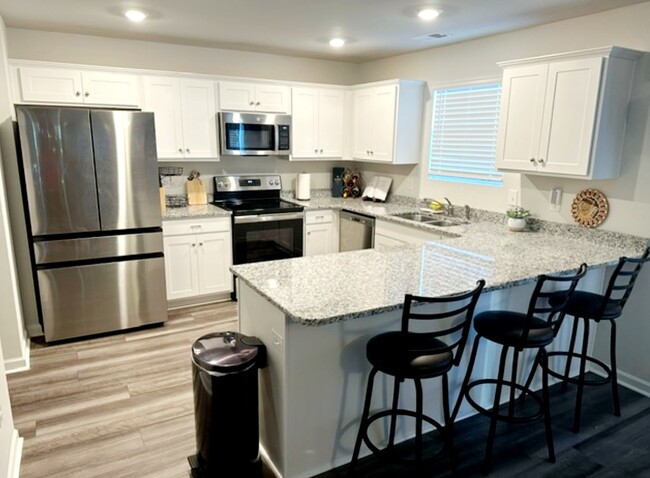Building Photo - 633 Penfolds Wy