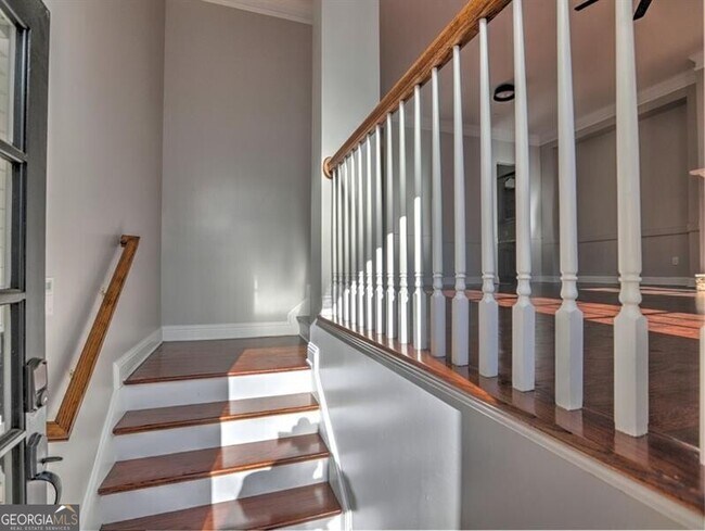 Building Photo - 204 Creekway Crossing SE