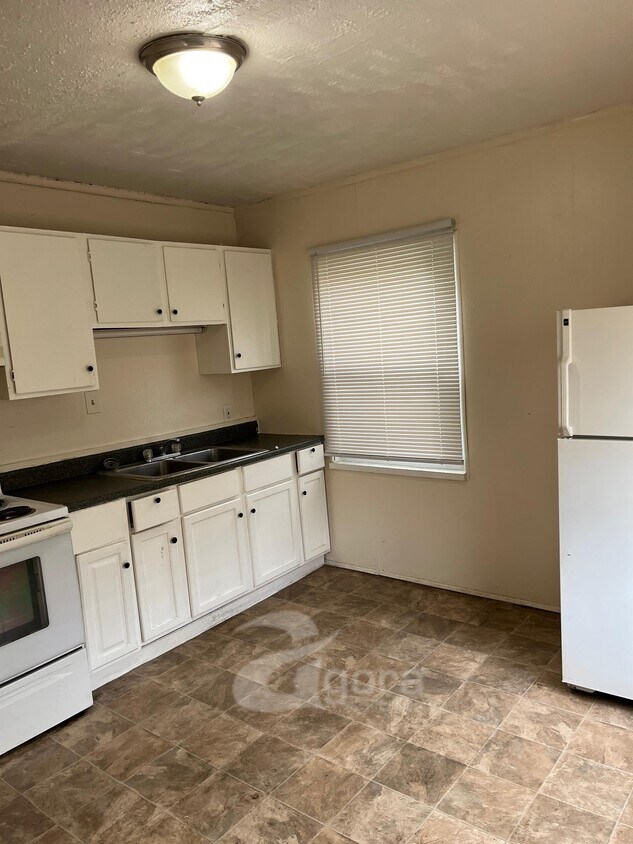 2706 Oxford Ave Unit 2, Trotwood, OH 45406 Room for Rent in Trotwood