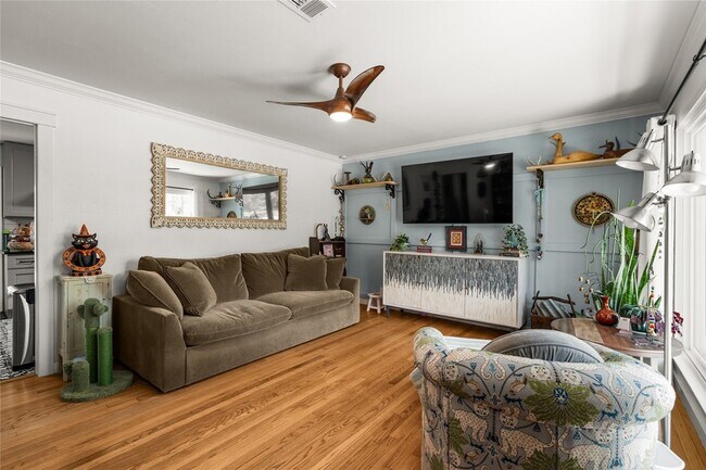 Foto del edificio - 5831 Burr Oak Dr