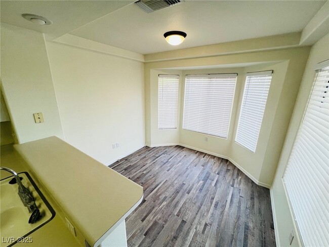 Building Photo - 10816 Clear Meadows Dr