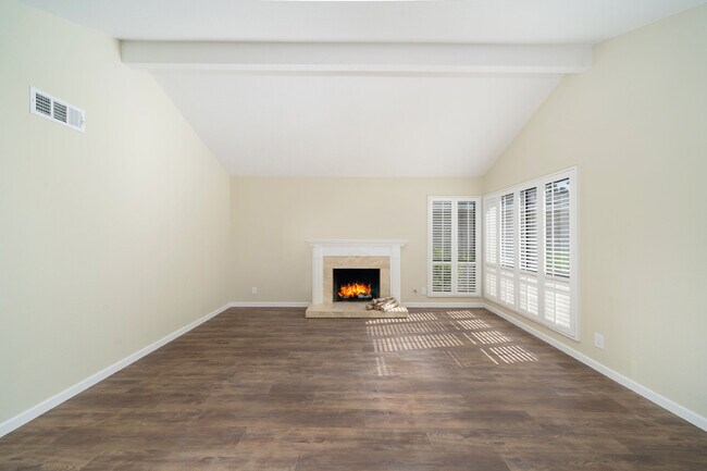 Living Room - view 2 - 3148 Manistee Dr