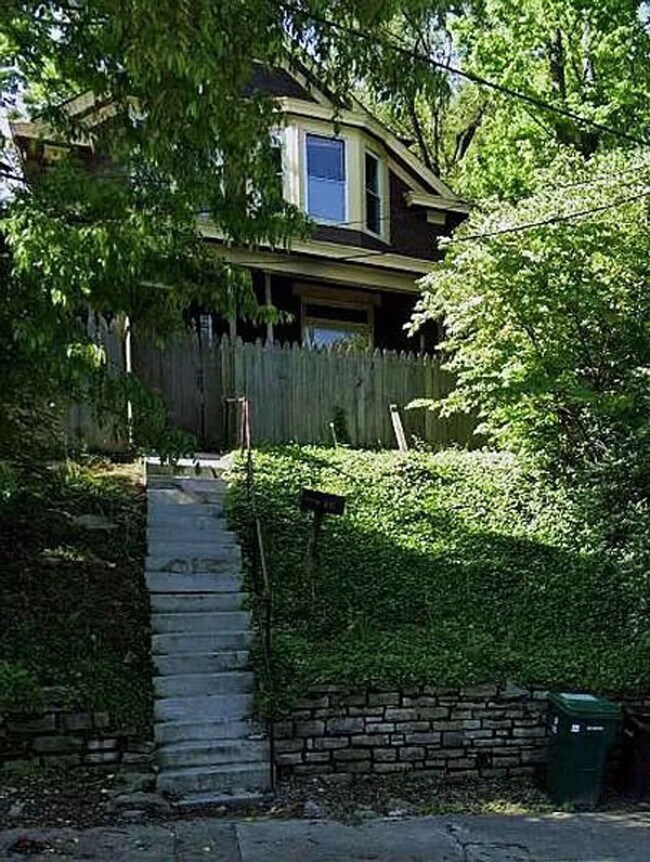 Foto del edificio - 635 Straight St